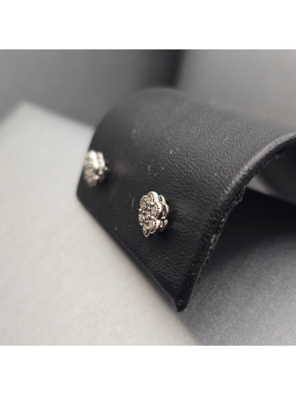 Effy Natural Diamond Flower Stud Earrings 925 Sterling Silver Clusters .25" - Picture 3 of 10